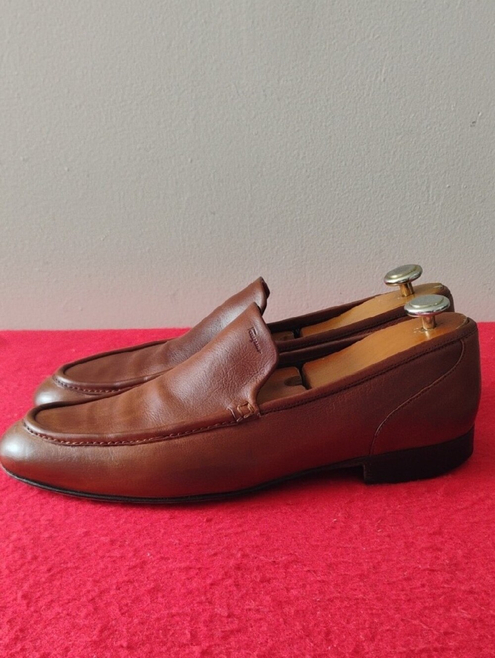 Salvatore Ferragamo Men's Chestnut Brown Leather Slip-On Loafers - Picture 2 of 9